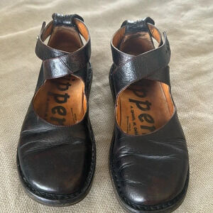 TRIPPEN Vivienne  DARK plum almost black  Leather Wrap Strap Shoe EU 36 us 6-7